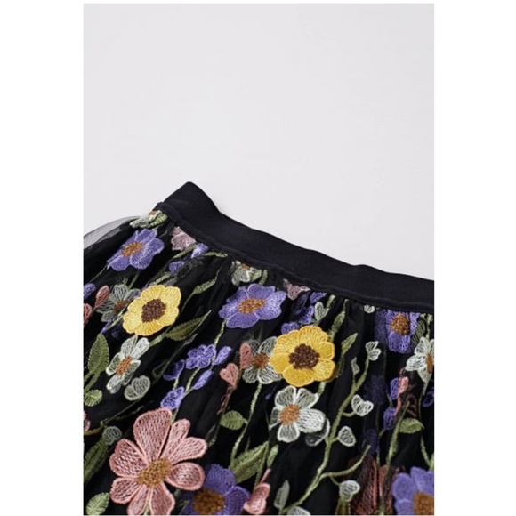 Chicwish 3D Floral Applique Maxi Skirt - Picture 3 of 9